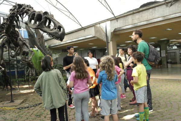 Rastro 230504 4AnoM Museu de Geociencias-05